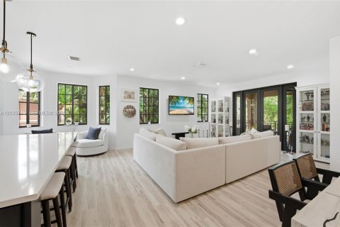 Condo in Weston, Florida, 4 bedrooms № 2263191 - photo 11