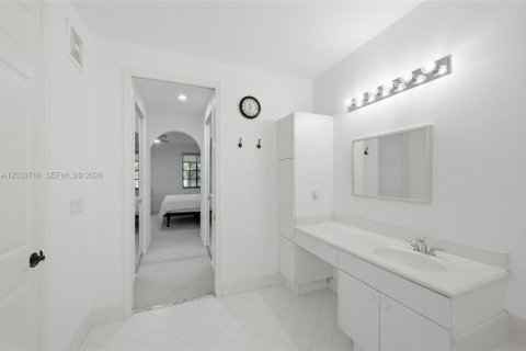 Condo in Weston, Florida, 4 bedrooms № 2263191 - photo 17