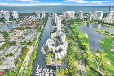 Copropriété à louer à Aventura, Floride: 2 chambres, 92.34 m2 № 2019059 - photo 24