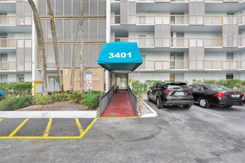 Copropriété à louer à Aventura, Floride: 2 chambres, 92.34 m2 № 2019059 - photo 27