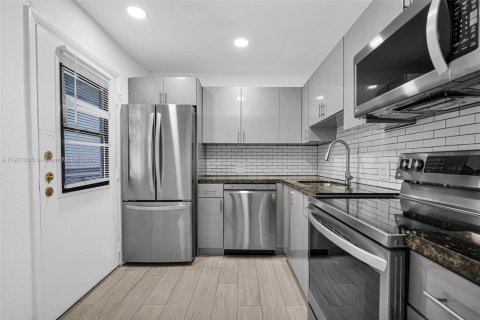 Copropriété à louer à Aventura, Floride: 2 chambres, 92.34 m2 № 2019059 - photo 3