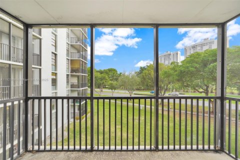 Condo à Aventura, Floride, 2 chambres  № 2019059