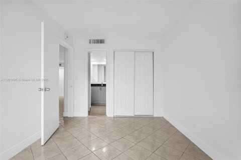 Copropriété à louer à Aventura, Floride: 2 chambres, 92.34 m2 № 2019059 - photo 8