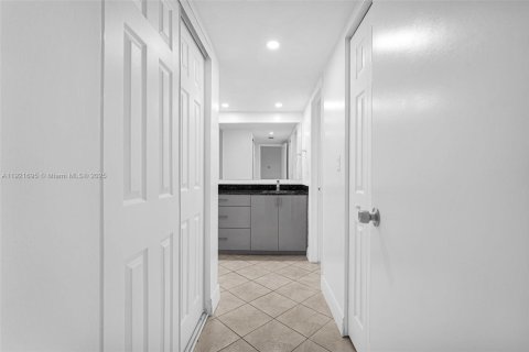 Copropriété à louer à Aventura, Floride: 2 chambres, 92.34 m2 № 2019059 - photo 16