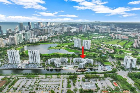 Copropriété à louer à Aventura, Floride: 2 chambres, 92.34 m2 № 2019059 - photo 29