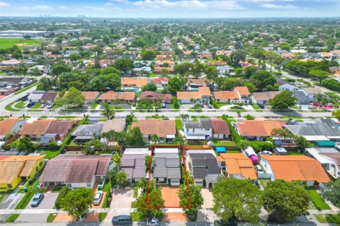 Casa en venta en Miami, Florida, 2 dormitorios, 110.09 m2 № 1933552 - foto 26