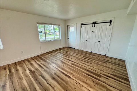 Casa en venta en Port Charlotte, Florida, 4 dormitorios, 123.56 m2 № 1810551 - foto 4