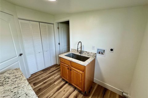 Casa en venta en Port Charlotte, Florida, 4 dormitorios, 123.56 m2 № 1810551 - foto 21