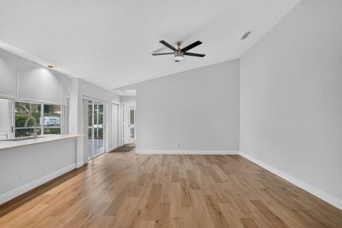 Townhouse in Palm Beach Gardens, Florida 2 bedrooms, 111.48 sq.m. № 2397214 - photo 21
