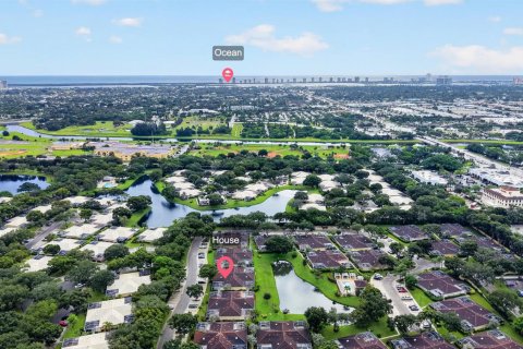 Townhouse in Palm Beach Gardens, Florida 2 bedrooms, 111.48 sq.m. № 2397214 - photo 10
