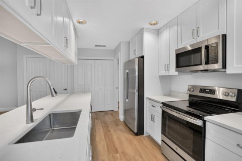Townhouse in Palm Beach Gardens, Florida 2 bedrooms, 111.48 sq.m. № 2397214 - photo 19