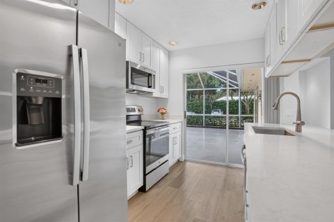 Townhouse in Palm Beach Gardens, Florida 2 bedrooms, 111.48 sq.m. № 2397214 - photo 15