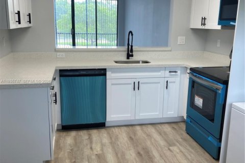 Copropriété à louer à Coral Springs, Floride: 2 chambres, 92.9 m2 № 1996577 - photo 3