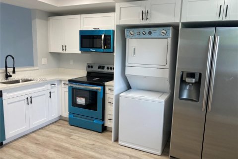 Copropriété à louer à Coral Springs, Floride: 2 chambres, 92.9 m2 № 1996577 - photo 2