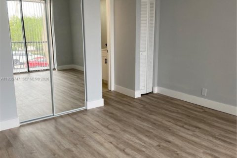 Copropriété à louer à Coral Springs, Floride: 2 chambres, 92.9 m2 № 1996577 - photo 10