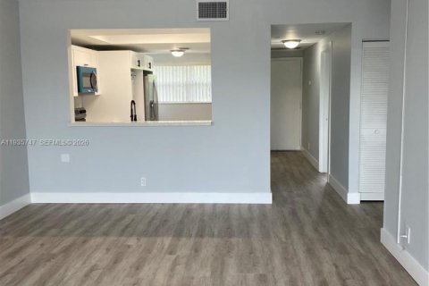 Copropriété à louer à Coral Springs, Floride: 2 chambres, 92.9 m2 № 1996577 - photo 4