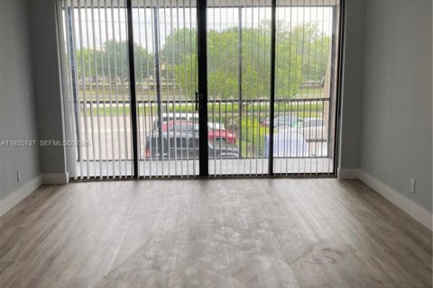 Copropriété à louer à Coral Springs, Floride: 2 chambres, 92.9 m2 № 1996577 - photo 5