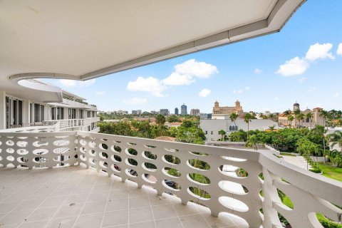 Condo in Palm Beach, Florida, 1 bedroom № 2158421 - photo 20