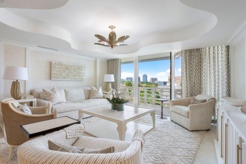 Condo in Palm Beach, Florida, 1 bedroom № 2158421 - photo 2