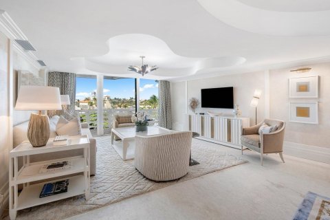 Condo in Palm Beach, Florida, 1 bedroom № 2158421 - photo 4