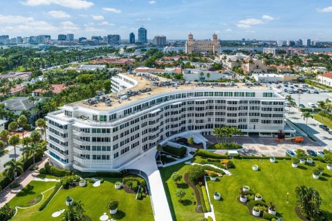 Condo in Palm Beach, Florida, 1 bedroom № 2158421 - photo 27