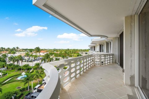 Condo in Palm Beach, Florida, 1 bedroom № 2158421 - photo 21