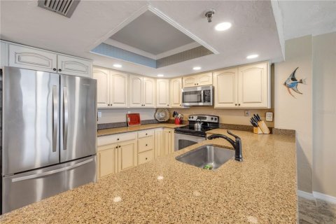 Condo in New Smyrna Beach, Florida, 3 bedrooms  № 1639838 - photo 10
