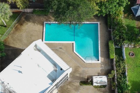 Condo in Coral Springs, Florida, 3 bedrooms № 2081638 - photo 22