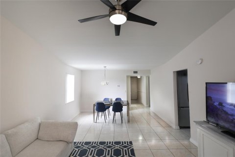 Condo in Coral Springs, Florida, 3 bedrooms № 2081638 - photo 5