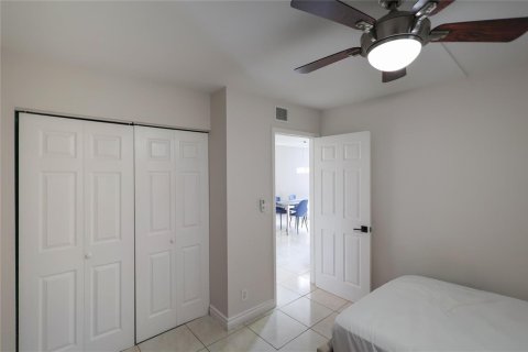 Condo in Coral Springs, Florida, 3 bedrooms № 2081638 - photo 12