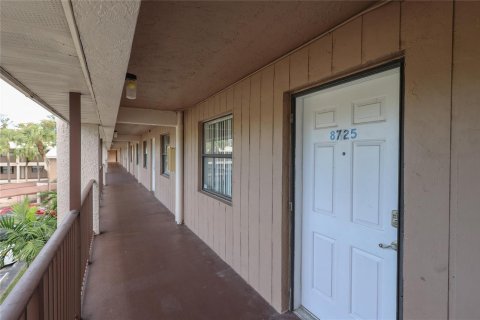 Condo in Coral Springs, Florida, 3 bedrooms № 2081638 - photo 2