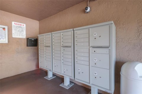 Condo in Coral Springs, Florida, 3 bedrooms № 2081638 - photo 18