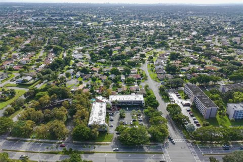 Condo in Coral Springs, Florida, 3 bedrooms № 2081638 - photo 21