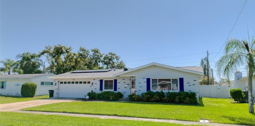 Villa ou maison à Clearwater, Floride 4 chambres, 176.14 m2 № 1853198