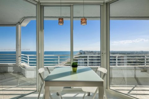 Copropriété à vendre à Lauderdale-by-the-Sea, Floride: 3 chambres, 297.29 m2 № 1974160 - photo 8