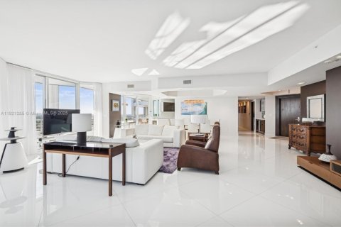 Copropriété à vendre à Lauderdale-by-the-Sea, Floride: 3 chambres, 297.29 m2 № 1974160 - photo 2