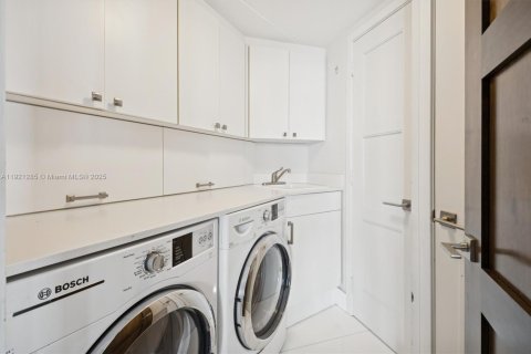 Copropriété à vendre à Lauderdale-by-the-Sea, Floride: 3 chambres, 297.29 m2 № 1974160 - photo 18