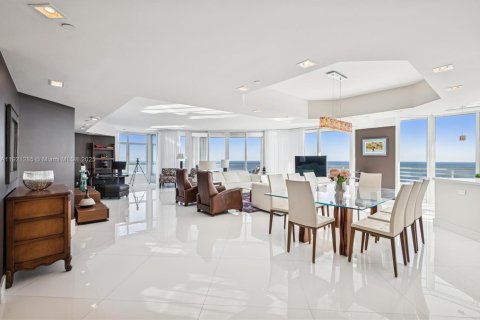 Copropriété à vendre à Lauderdale-by-the-Sea, Floride: 3 chambres, 297.29 m2 № 1974160 - photo 1
