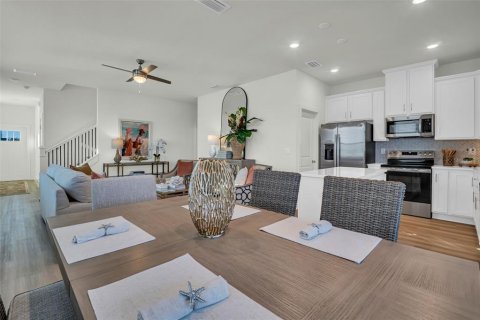 House in Hudson, Florida 3 bedrooms, 166.67 sq.m. № 2216478 - photo 4