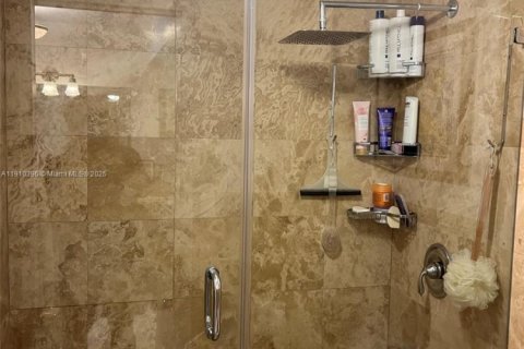 Condominio en venta en Surfside, Florida, 2 dormitorios, 120.68 m2 № 1966007 - foto 27