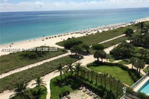 Condominio en venta en Surfside, Florida, 2 dormitorios, 120.68 m2 № 1966007 - foto 3