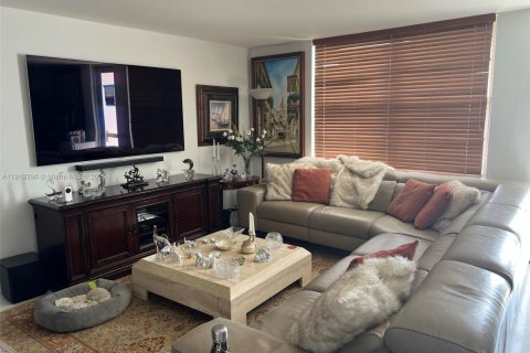 Condominio en venta en Surfside, Florida, 2 dormitorios, 120.68 m2 № 1966007 - foto 21