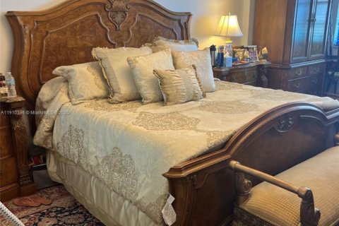 Condominio en venta en Surfside, Florida, 2 dormitorios, 120.68 m2 № 1966007 - foto 30