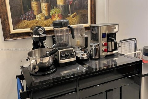 Condominio en venta en Surfside, Florida, 2 dormitorios, 120.68 m2 № 1966007 - foto 14