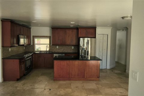 Villa ou maison à vendre à Miami, Floride: 5 chambres, 303.88 m2 № 2021820 - photo 4