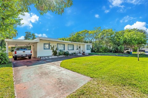 Casa en venta en Sunny Isles Beach, Florida, 2 dormitorios, 130.06 m2 № 2018348 - foto 12