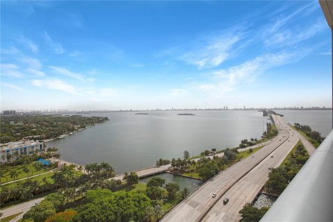 Copropriété à louer à Miami, Floride: 2 chambres, 107.58 m2 № 1874857 - photo 1