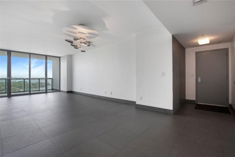 Copropriété à louer à Miami, Floride: 2 chambres, 107.58 m2 № 1874857 - photo 2