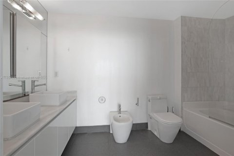 Copropriété à louer à Miami, Floride: 2 chambres, 107.58 m2 № 1874857 - photo 11