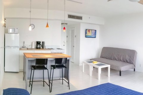 Снять в аренду кондоминиум в Холливуд, Флорида 44.04м2, № 1990449 - фото 2